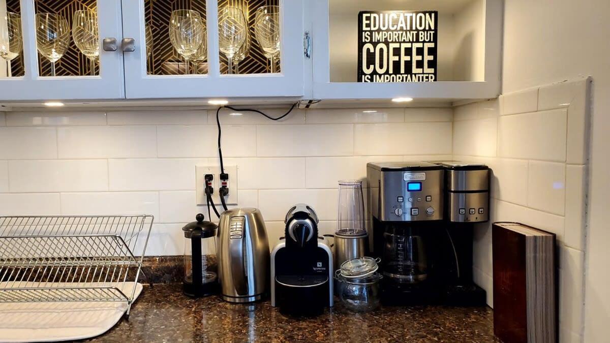 شقة The Blue Sapphire 2Br 2 King Beds & Ample Backyard بريدجبورت المظهر الخارجي الصورة