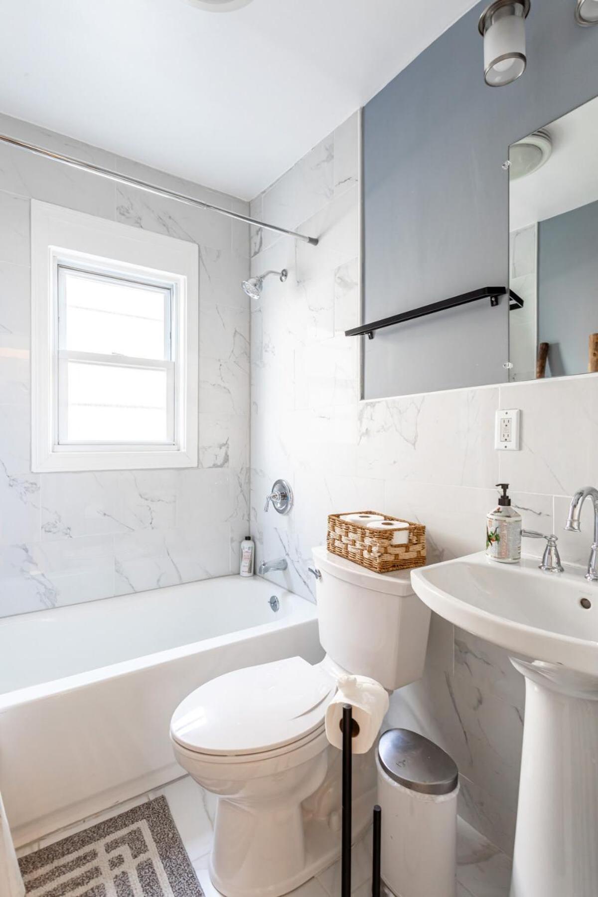 شقة The Blue Sapphire 2Br 2 King Beds & Ample Backyard بريدجبورت المظهر الخارجي الصورة